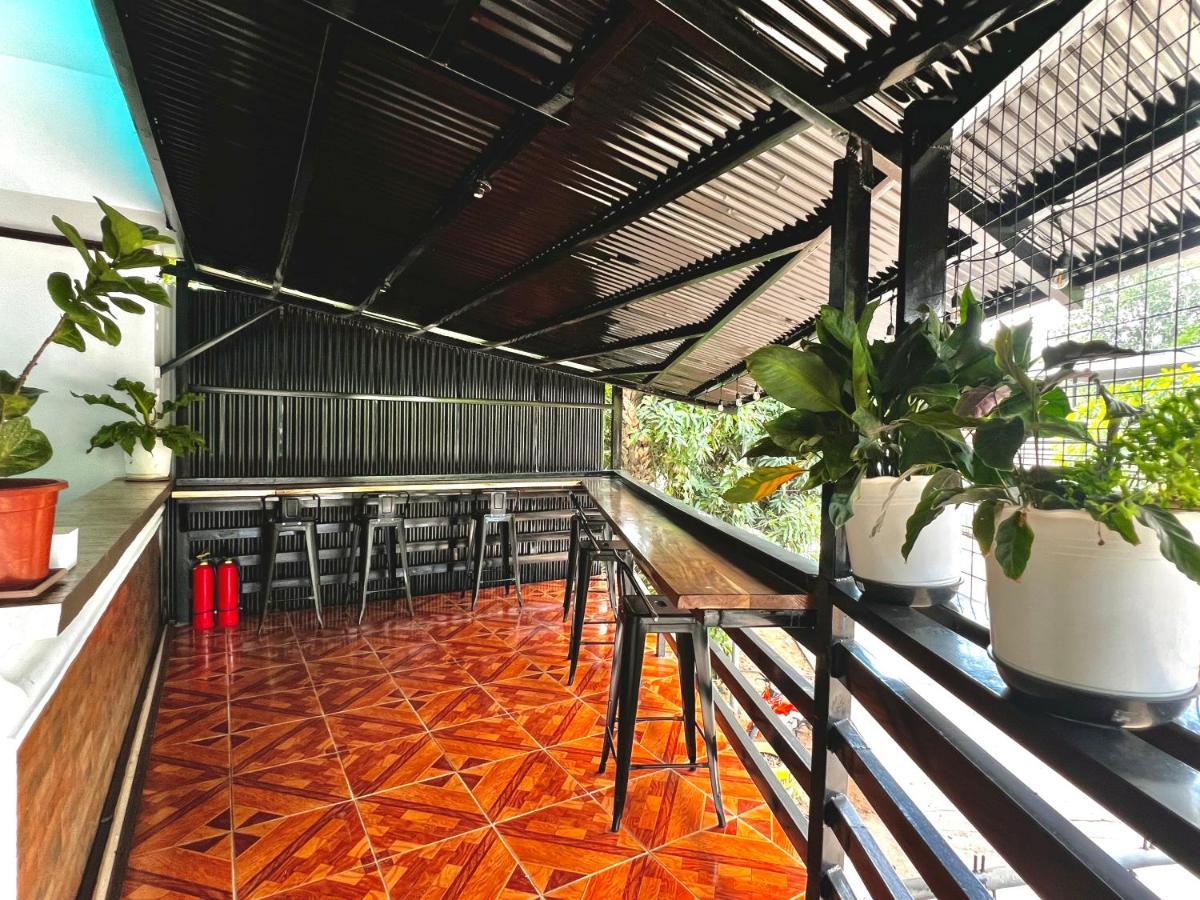 Jewel Tourist Inn Coron Exterior foto